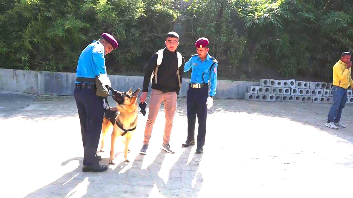 Nepal police_Moment बतचजलतबत्र1666600682.jpg